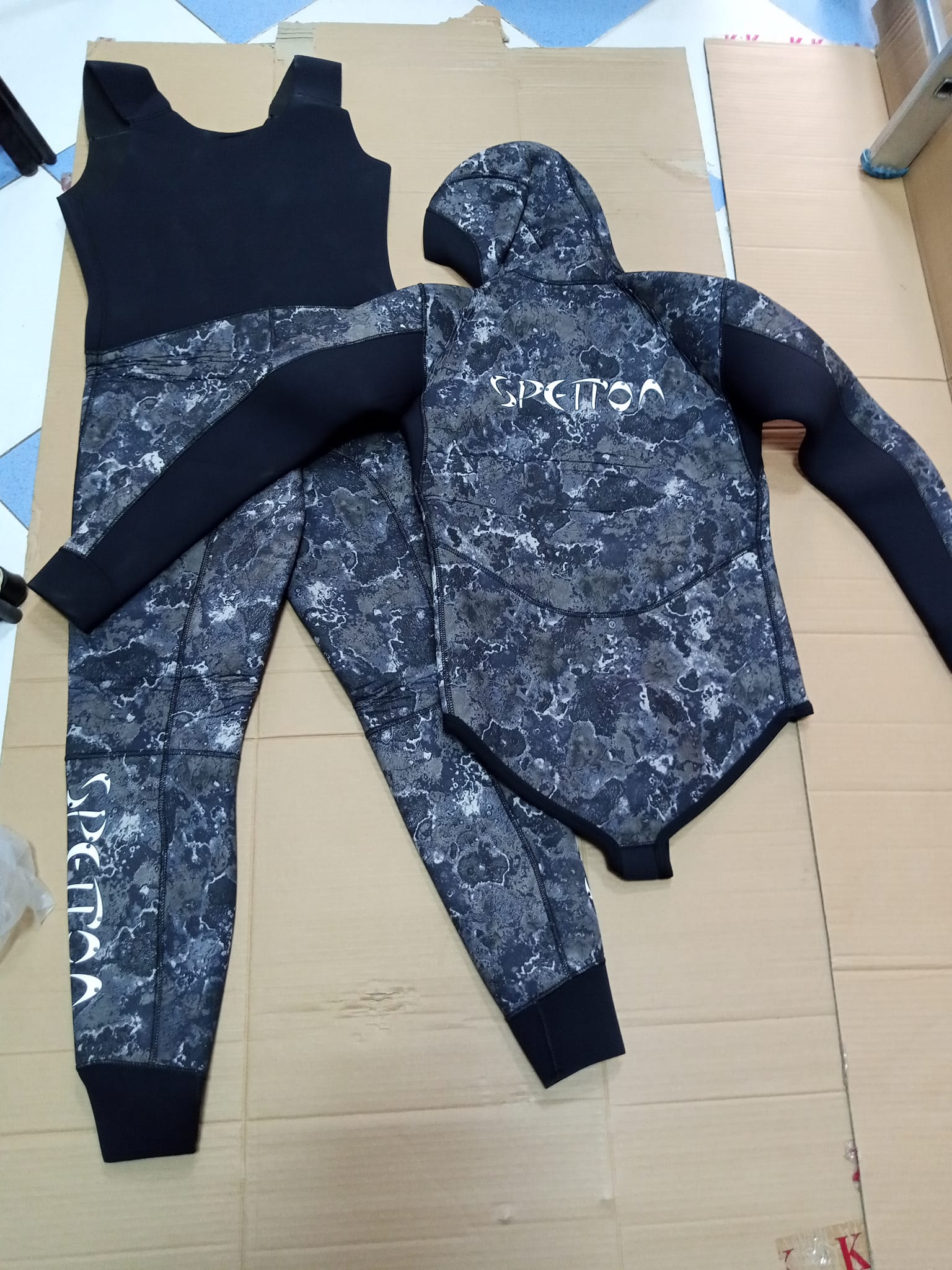 taille 2 / 3 . PRIX FIX 2500 DH