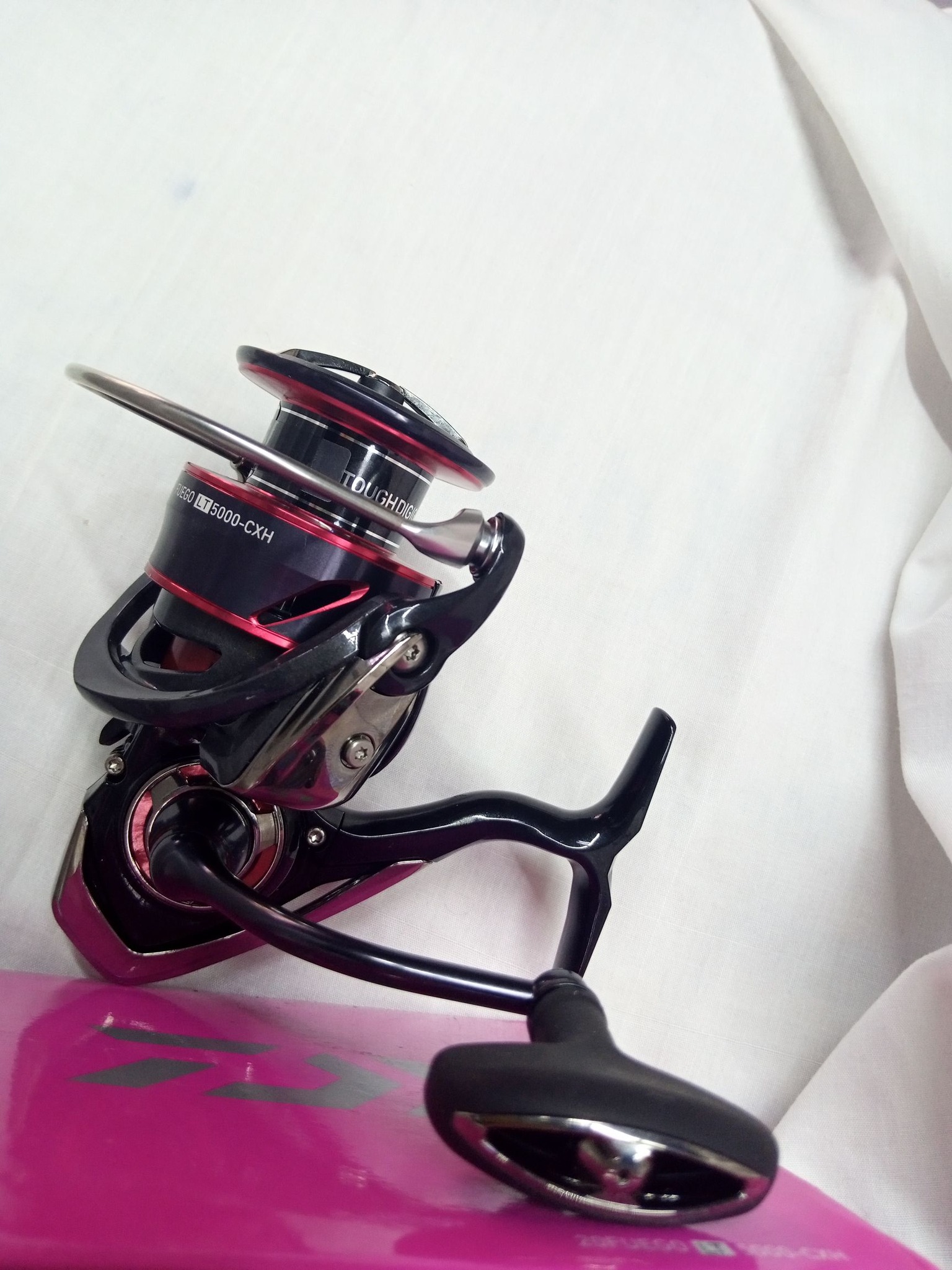Moulinet spinning pêche aux leurres en mer Daiwa Fuego CS LT 5000-CXH